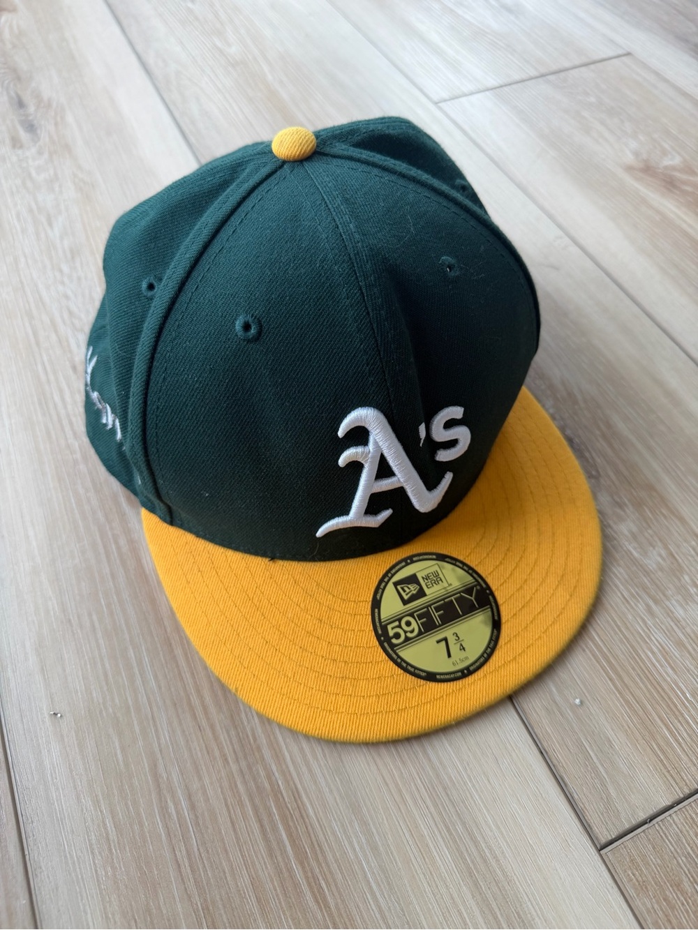 New Era Men’s Oakland A's Dark Green & Yellow Fitted Hat
